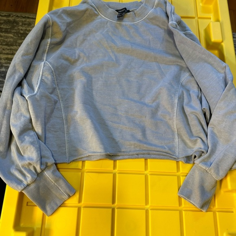 EUC Forever‎ 21 cropped sweatshirt gray Size Medium